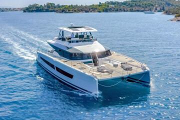 Fountaine Pajot Power 67, Dompe