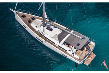 Oceanis Yacht 54 White Bird 